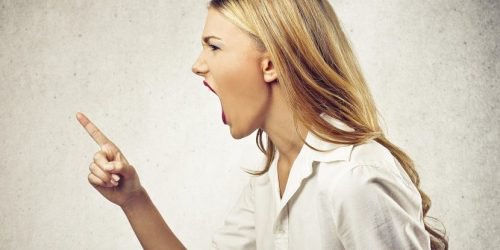 gritar-mãe-830x415-500x250